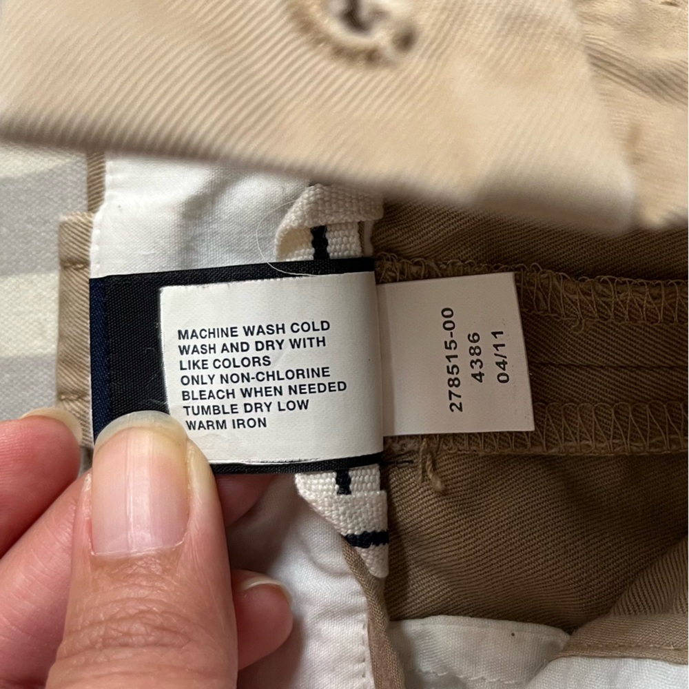 GAP Classic Khaki Pencil Skirt - Size 6 - Picture 8 of 12